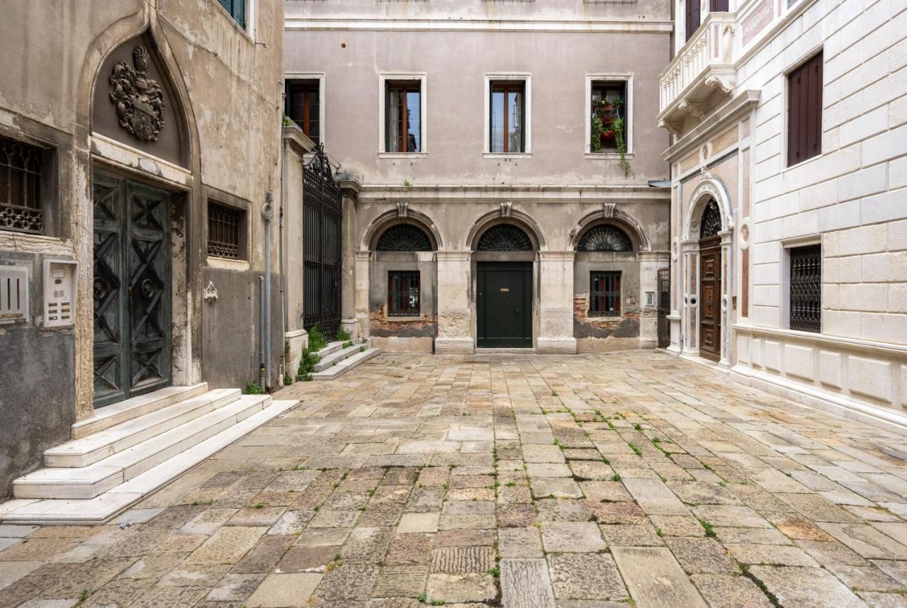 Palazzo Borgoloco Apartman Velence Kültér fotó